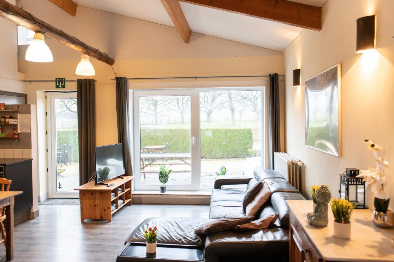 De Smishoeve Met Kinderpret, Dieren En Wellness Heers ภายนอก รูปภาพ
