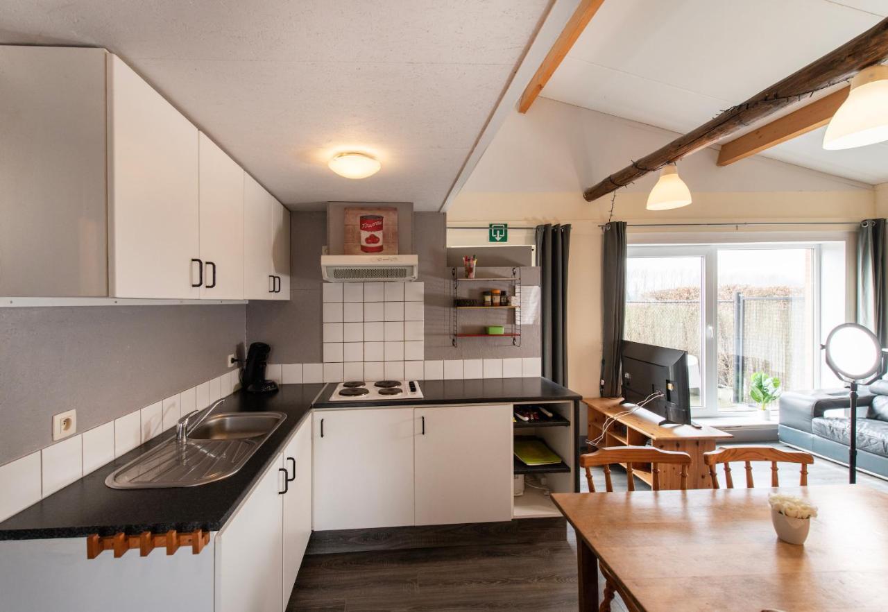 De Smishoeve Met Kinderpret, Dieren En Wellness Heers ภายนอก รูปภาพ