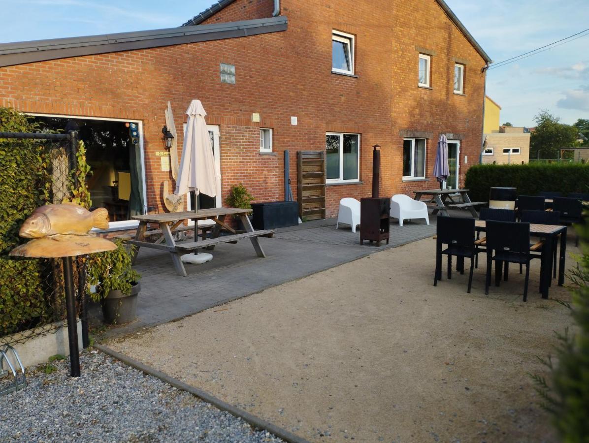 De Smishoeve Met Kinderpret, Dieren En Wellness Heers ภายนอก รูปภาพ