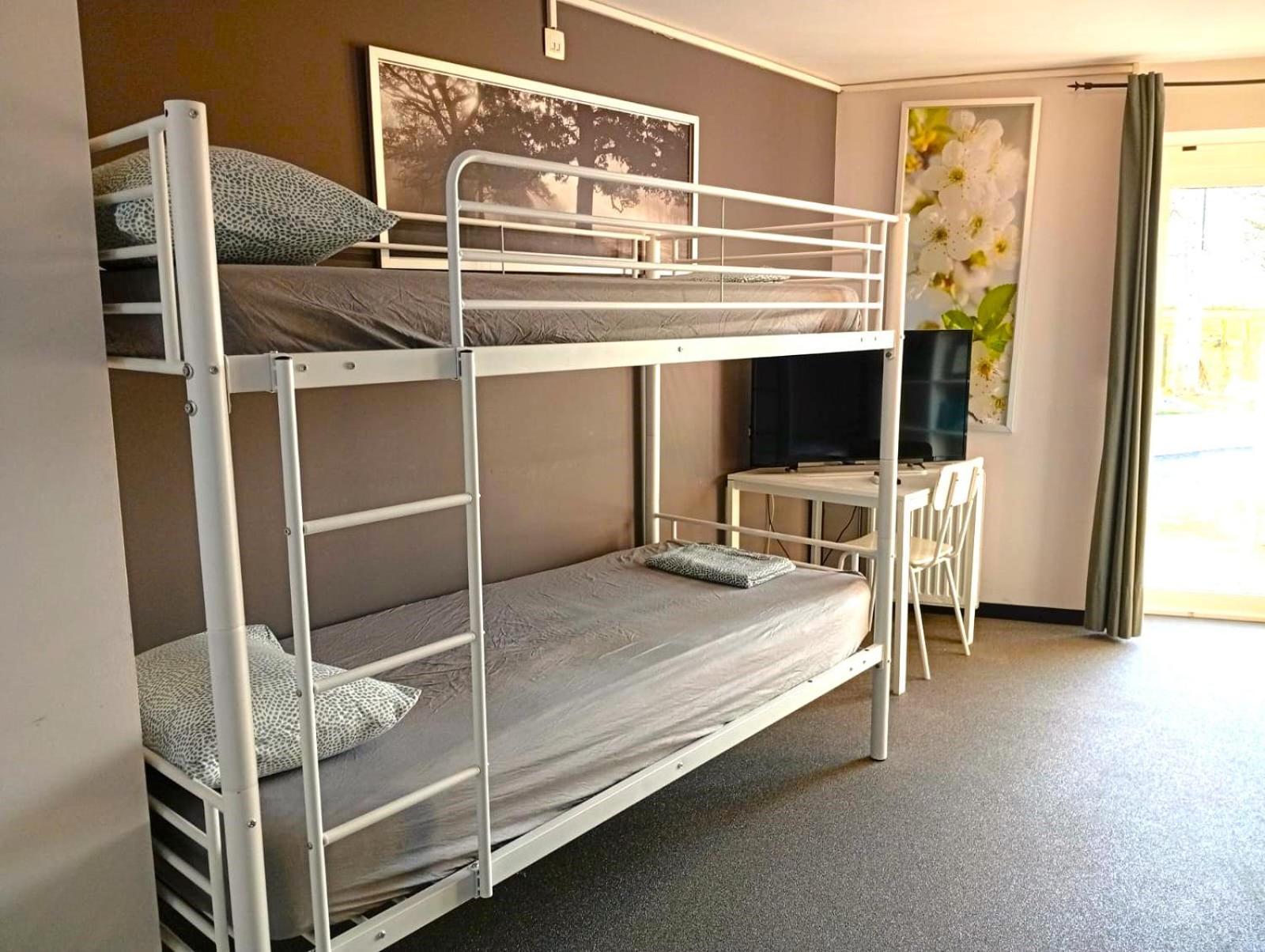 De Smishoeve Met Kinderpret, Dieren En Wellness Heers ภายนอก รูปภาพ