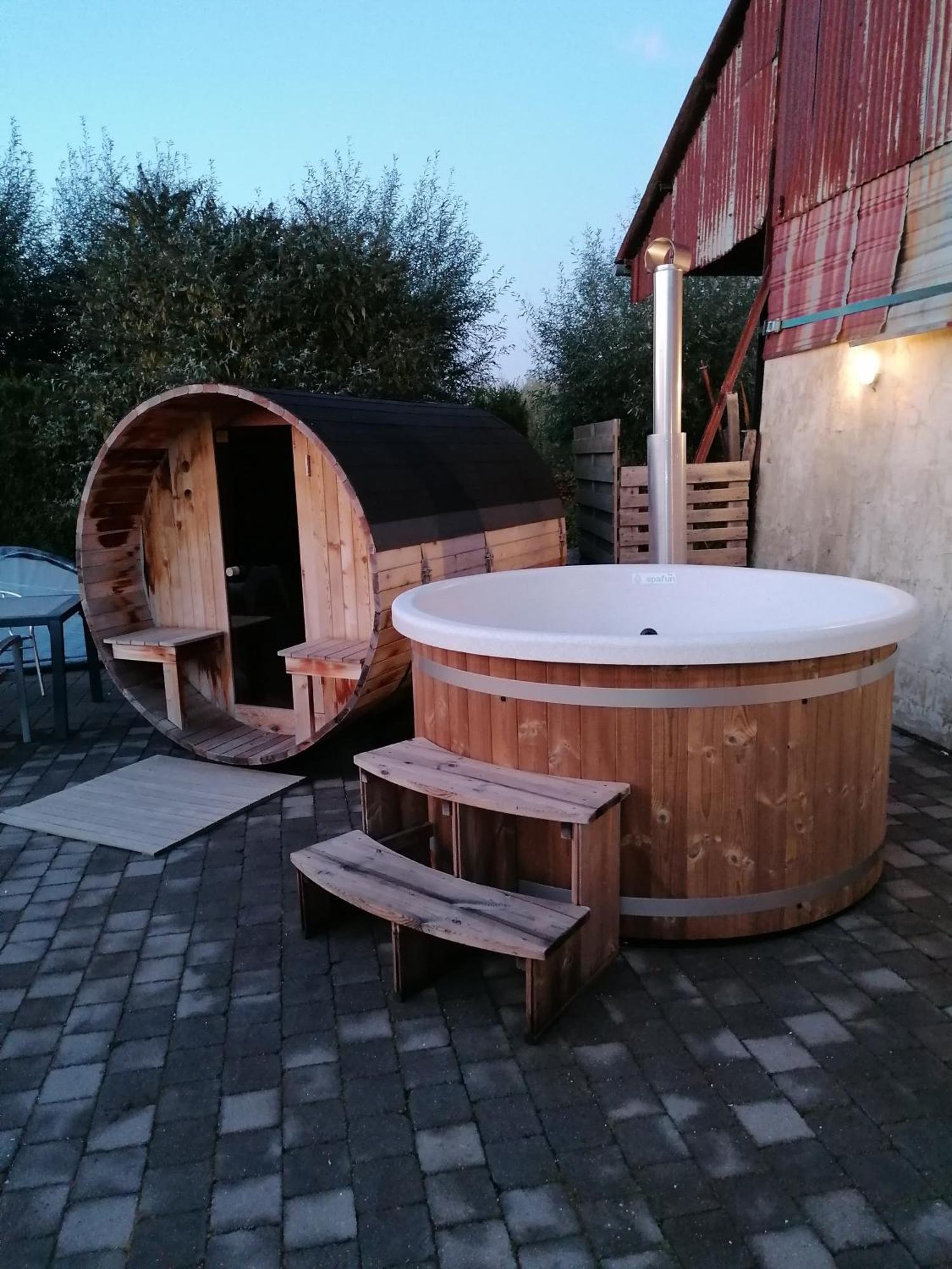 De Smishoeve Met Kinderpret, Dieren En Wellness Heers ภายนอก รูปภาพ