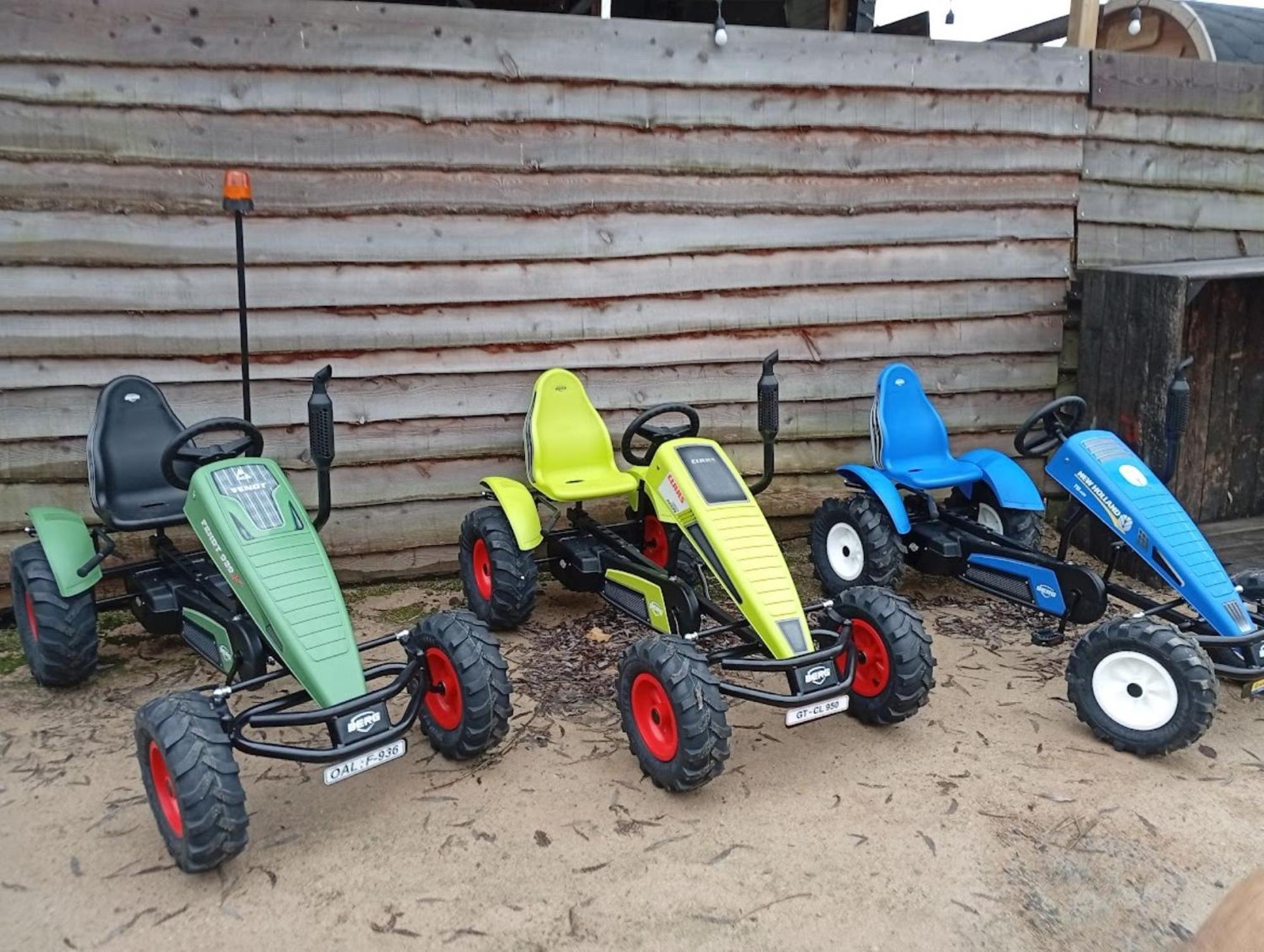De Smishoeve Met Kinderpret, Dieren En Wellness Heers ภายนอก รูปภาพ